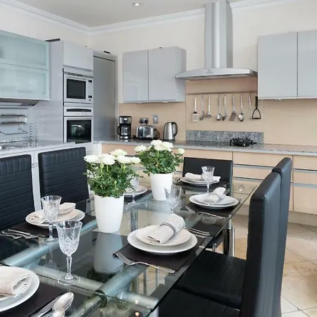 Luxury Center Penthouse * Galway